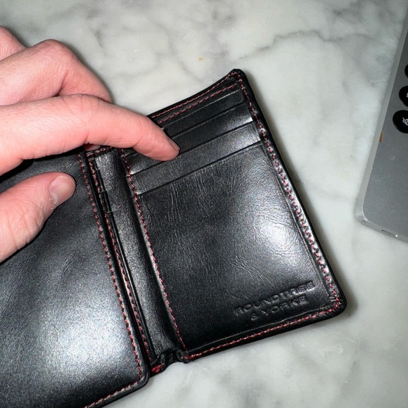 Roundtree & Yorke tri-fold wallet - Picture 7 of 15
